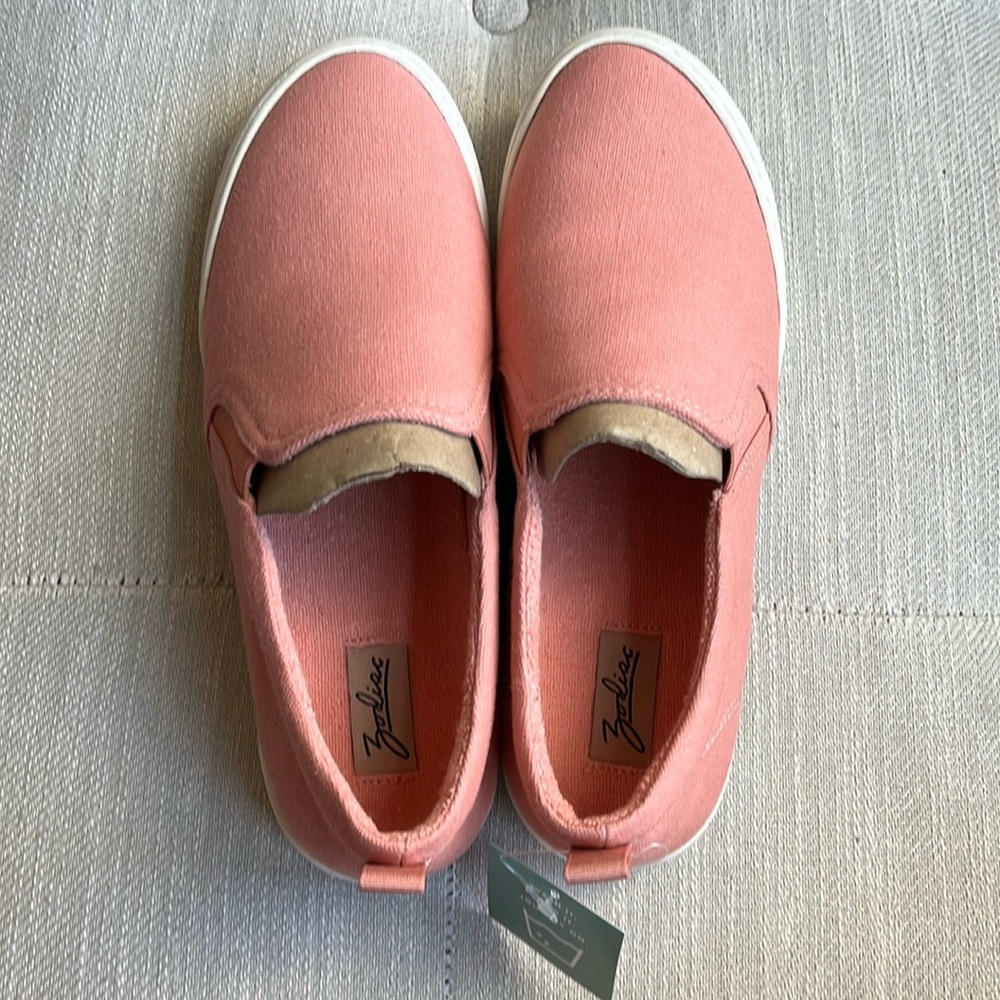 NWT Zodiac SlipOn Sneakers